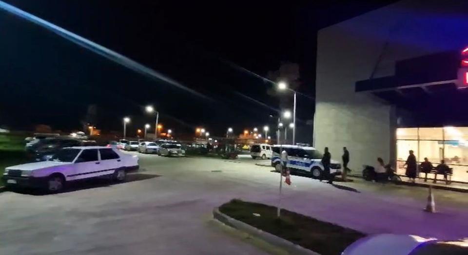 Tartıştığı kadını öldürdü, ardından bileklerini kesti