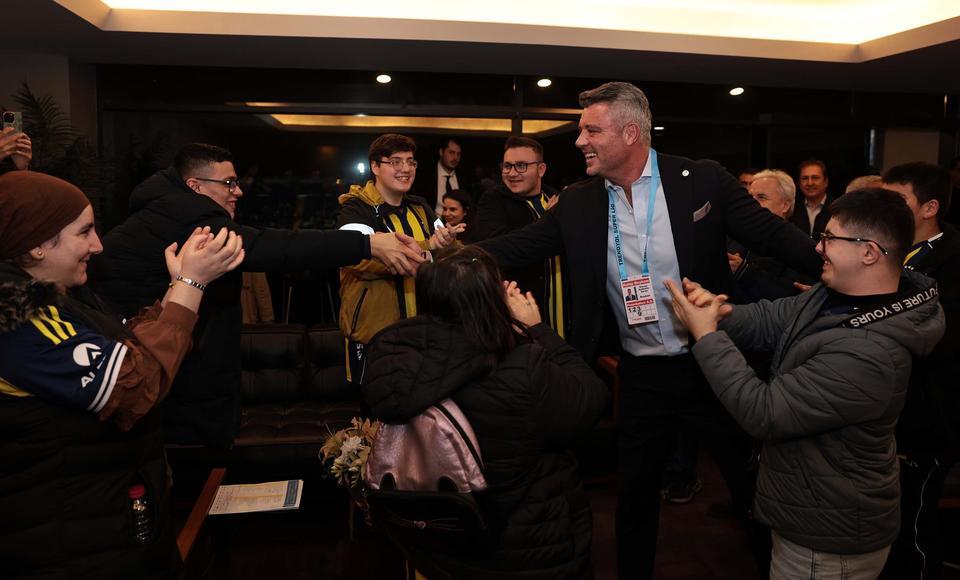 Fenerbahçe, Konyaspor maçında özel konuklarını ağırladı