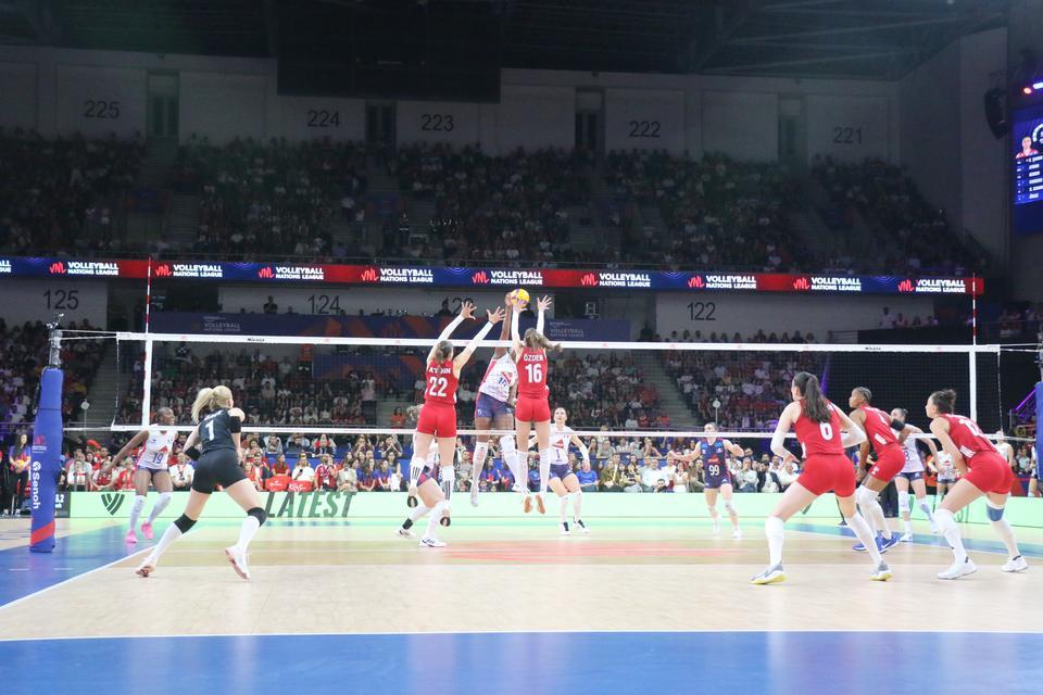 A Milli Kadın Voleybol Takımı, Fransa'yı 3-0 mağlup etti