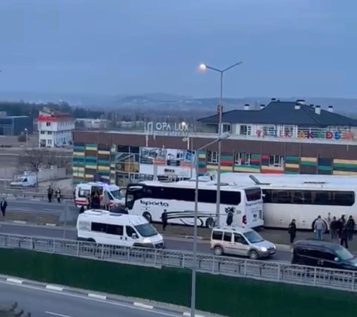 Zincirleme trafik kazası: 3 yaralı