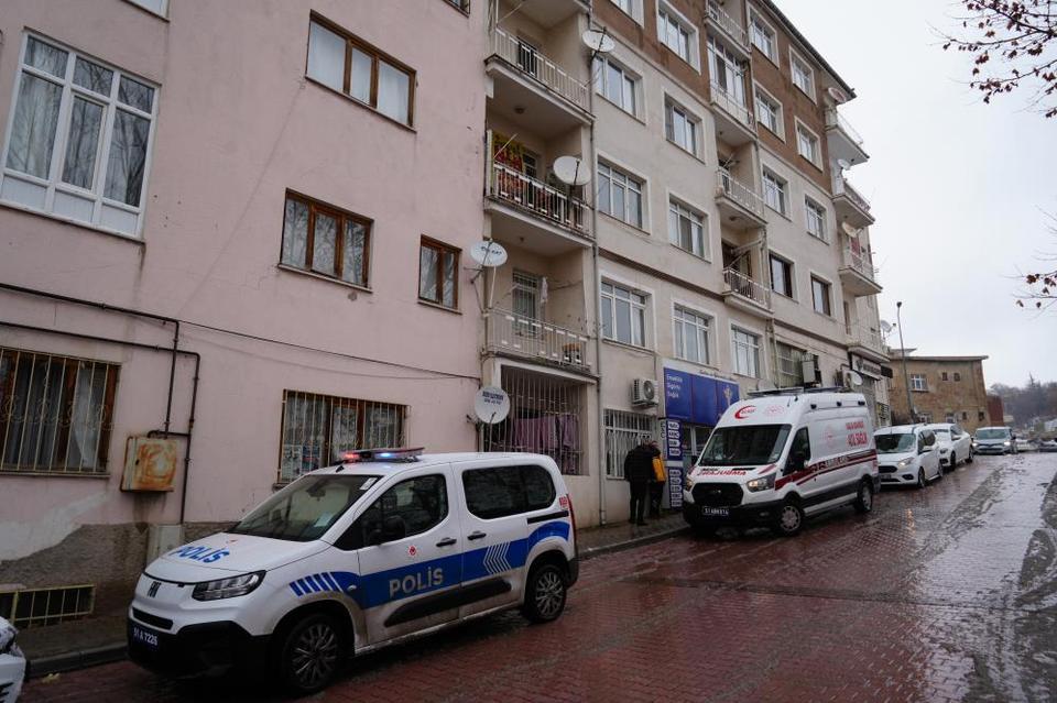 Çift evlerinde ölü bulundu: Doğal gaz şüphesi üzerine polis soruşturması başladı