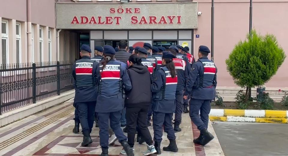 AYDIN'DA 'MAHZEN-5' OPERASYONUNDA GÖZALTINA ALINAN 18 ŞÜPHELİ ADLİYEYE SEVK EDİLDİ