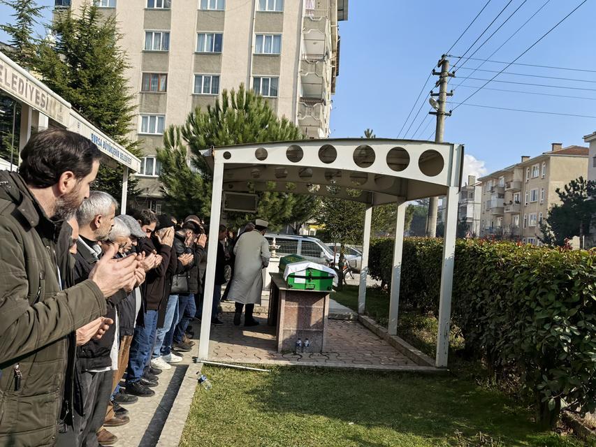 30 yıllık çift, yarım saat arayla kalp krizi geçirerek hayatlarını kaybetti