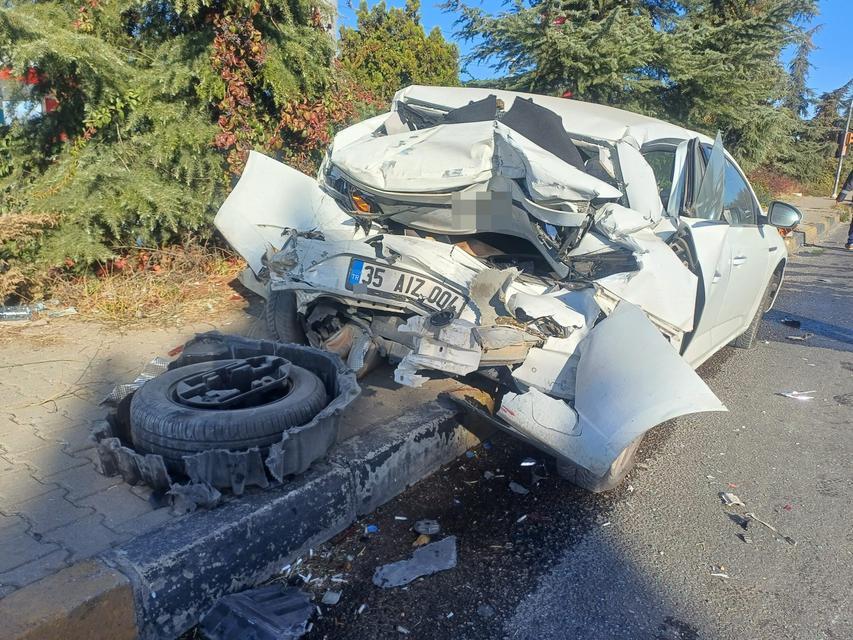 HURDAYA DÖNEN OTOMOBİLDEN SAĞ ÇIKTI