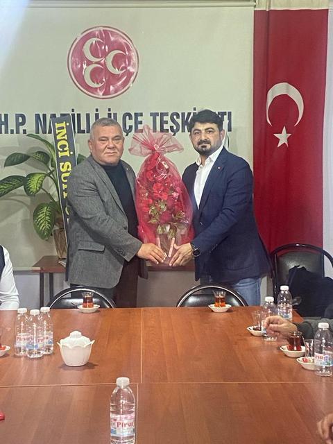 Taner Sayın, ilk ziyaretini de MHP Nazilli İlçe Teşkilatı’na yaptı.