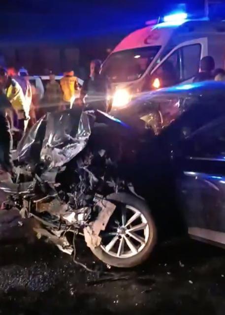 Aydın’da iki otomobil çarpıştı: 8 yaralı