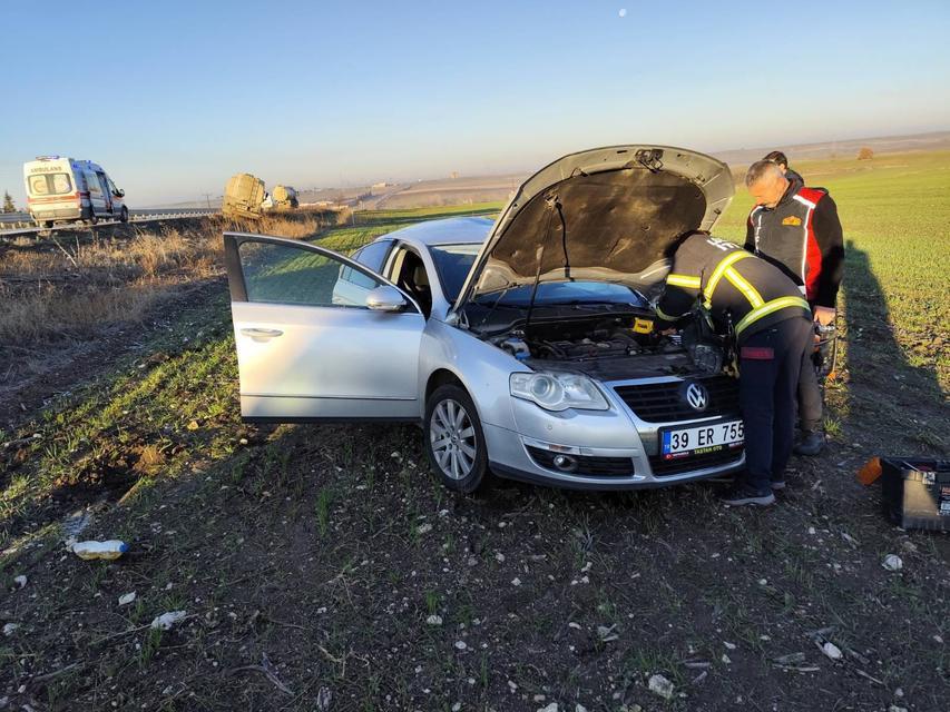 Tırla çarpışıp tarlaya savrulan otomobilin sürücüsü öldü