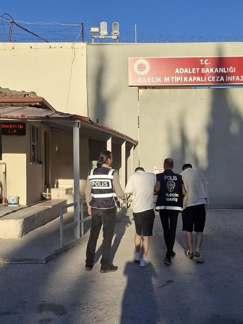 3 milyon liralık ziynet eşyasıyla yakalanan 2 şüpheli tutuklandı