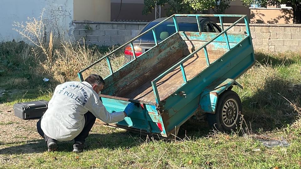 Çalınan römork 2 ay sonra sahibinin evinin yanına bırakıldı