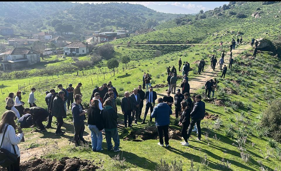 Karpuzlu’da 150 fıstık çamı fidanı toprakla buluştu