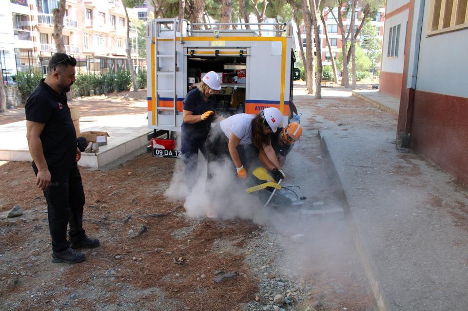 SÖTAK AFETLERE HAZIRLIĞA HIZ KESMEDEN DEVAM EDİYOR