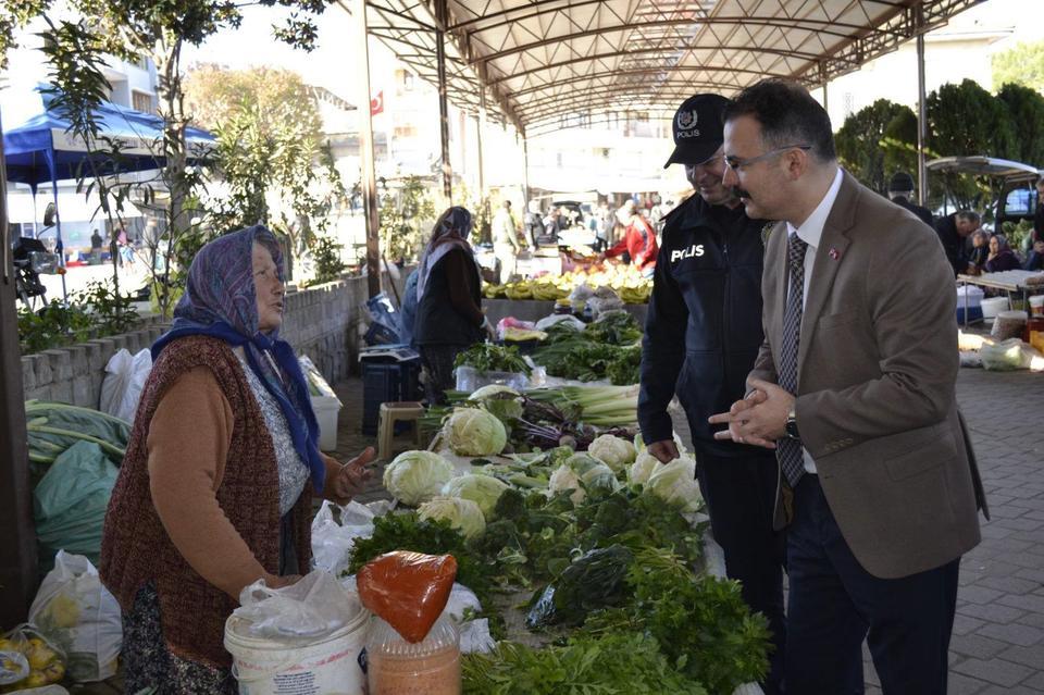 Kaymakam Ateş, Atça esnafıyla buluştu