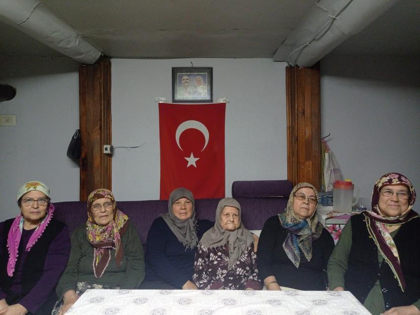 100.YAŞINA GİREN YAŞLI KADINA, TORUNLARINDAN SÜRPRİZ DOĞUM GÜNÜ