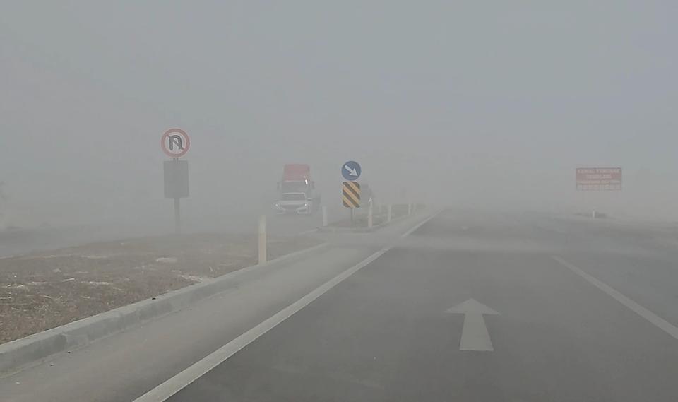 AKSARAY'DA KUM FIRTINASI KAZALARA NEDEN OLDU: 6 YARALI