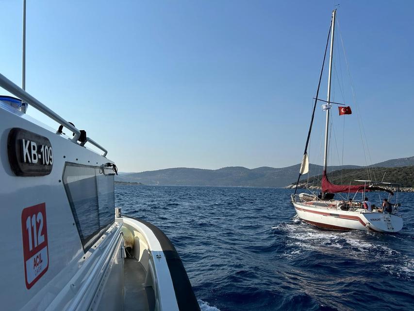 BODRUM'DA 85 DÜZENSİZ GÖÇMEN YAKALANDI; 3 GÖZALTI