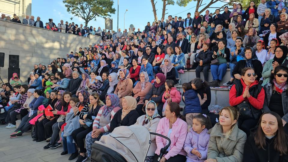 KUYUCAK'TA CUMHURİYET COŞKUSU MEYDANLARA SIĞMADI