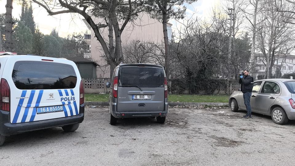 Kurşunların isabet ettiği kamyonet delik deşik oldu