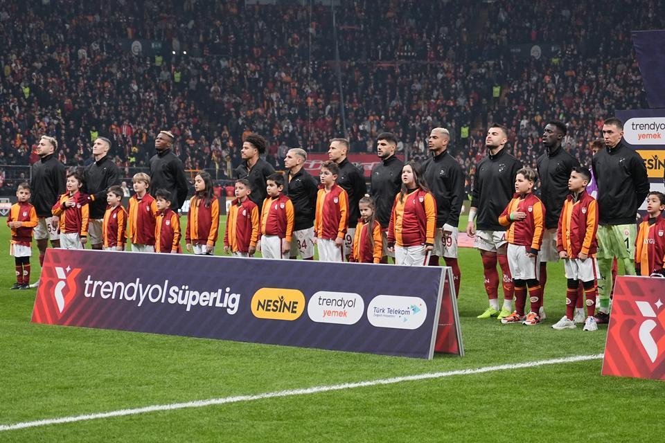 Galatasaray bu sezon ligdeki derbilerde ilk kez puan kaybetti