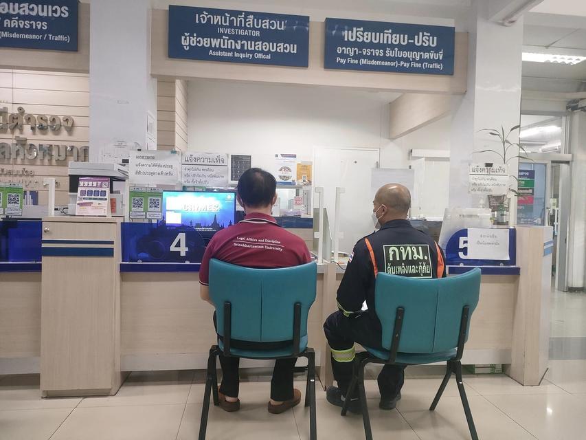 BANGKOK'TA YAKLAŞIK 4 METRELİK DEV PİTON BULUNDU