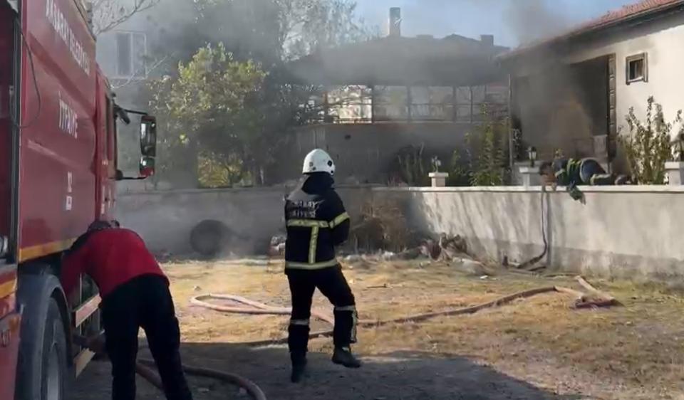 MÜSTAKİL EVİN BODRUMUNDA ÇIKAN YANGIN KORKUTTU