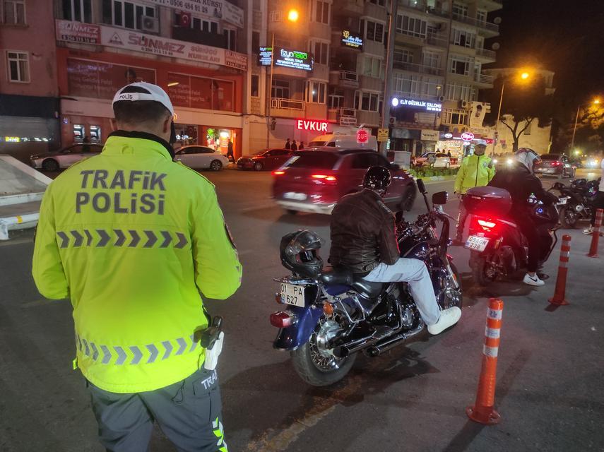 AYDIN'DA MOTOSİKLET DENETİMLERİ SIKLAŞTI