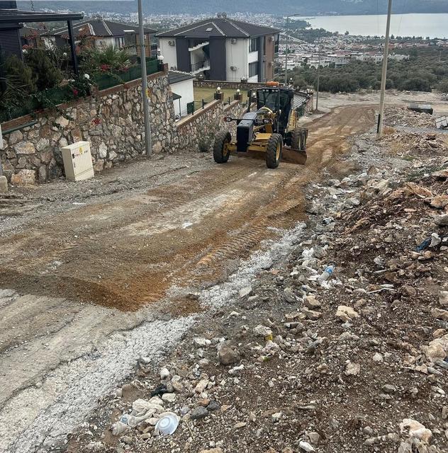 DİDİM'DE SAĞANAK YAĞIŞTAN SONRA ZARAR GÖREN YOLLAR ONARILDI