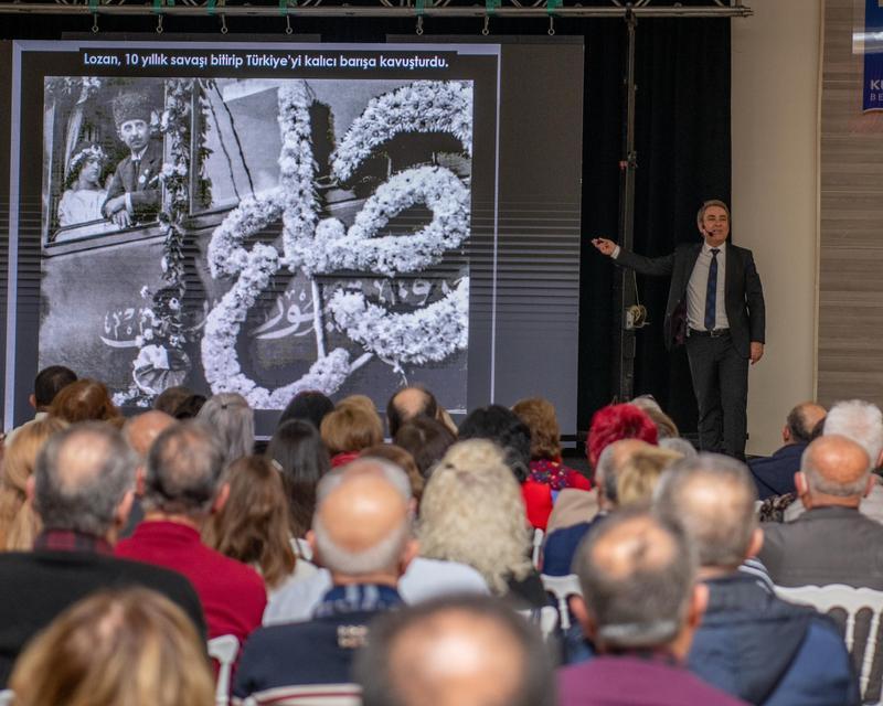 KUŞADASI'NDAKİ SÖYLEŞİDE ATATÜRK KONUŞULDU