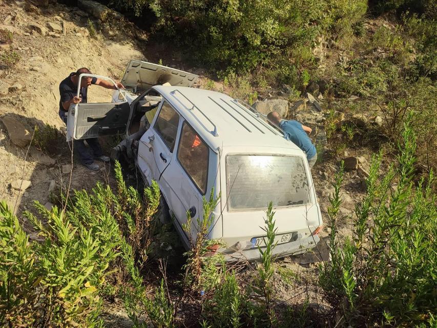 OTOMOBİL ŞARAMPOLE YUVARLANDI, SÜRÜCÜ YAŞAMINI YİTİRDİ