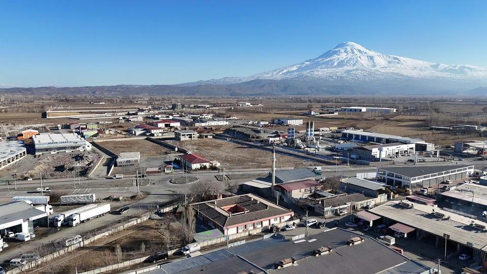 SANAYİ SİTESİ İÇİNDE BULUNAN CAMİNİN DE İÇİNDE OLDUĞU SOSYAL TESİSLER, KOOPERATİFİN BORCUNDAN DOLAYI İCRA YOLU İLE SATIŞA ÇIKARILDI