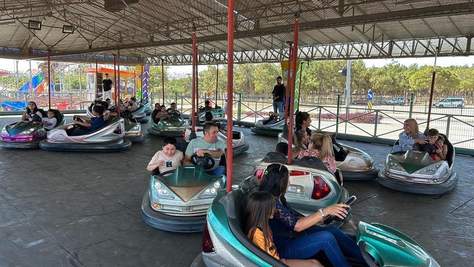 DİDİM'DE "ENGEL TANIMAYANLAR" LUNAPARKTA EĞLENDİ