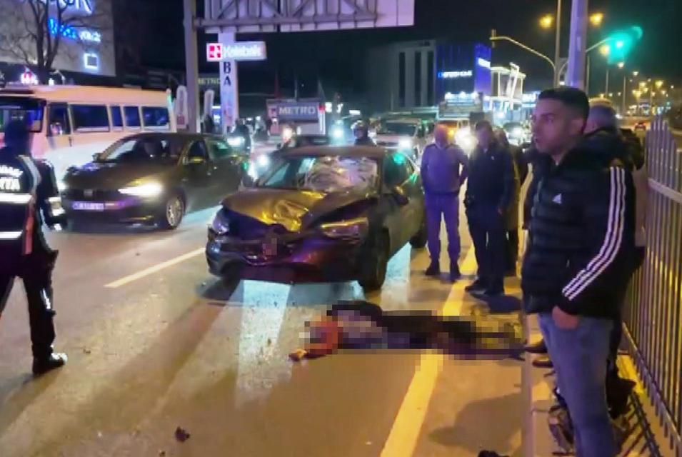 KIRMIZI IŞIKTA DURMAYAN OTOMOBİL YAŞLI KADINA ÇARPTI: 1 ÖLÜ