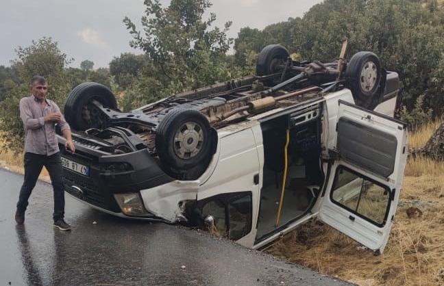 Minibüs devrildi: 7 kişi yaralandı