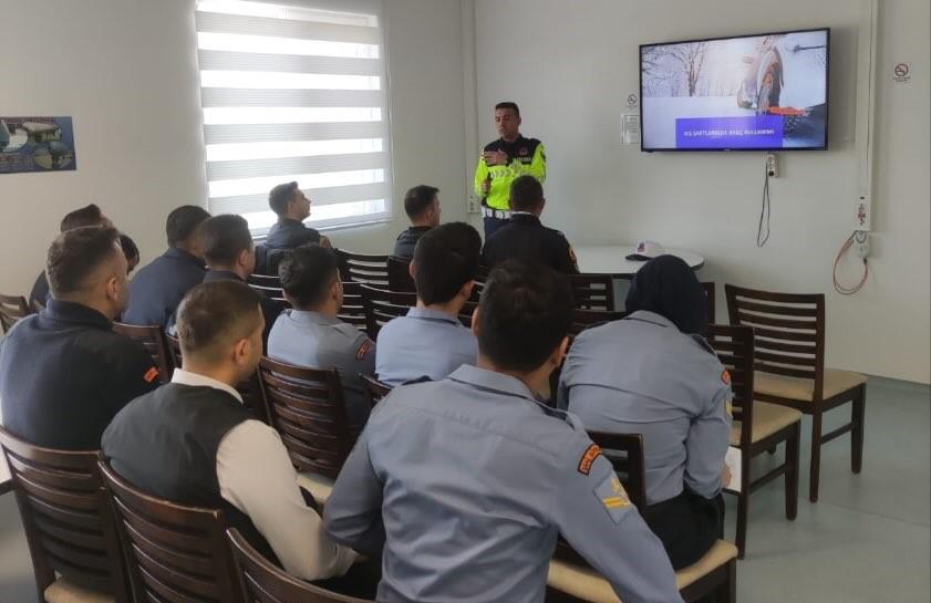 Aydın'da trafik jandarması eğitimlerine devam ediyor