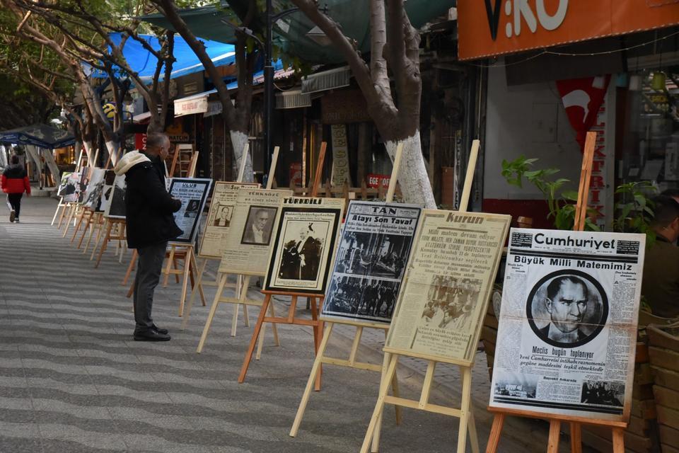 İNCİRLİOVA BELEDİYESİ'NDEN 10 KASIM'A ÖZEL 'ATATÜRK FOTOĞRAF SERGİSİ'