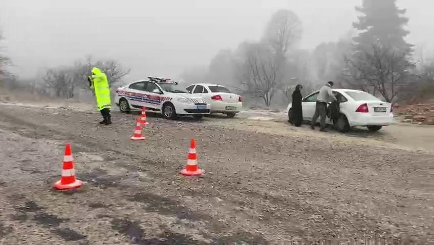 Kar yağışı nedeniyle sürücüler zor anlar yaşadı