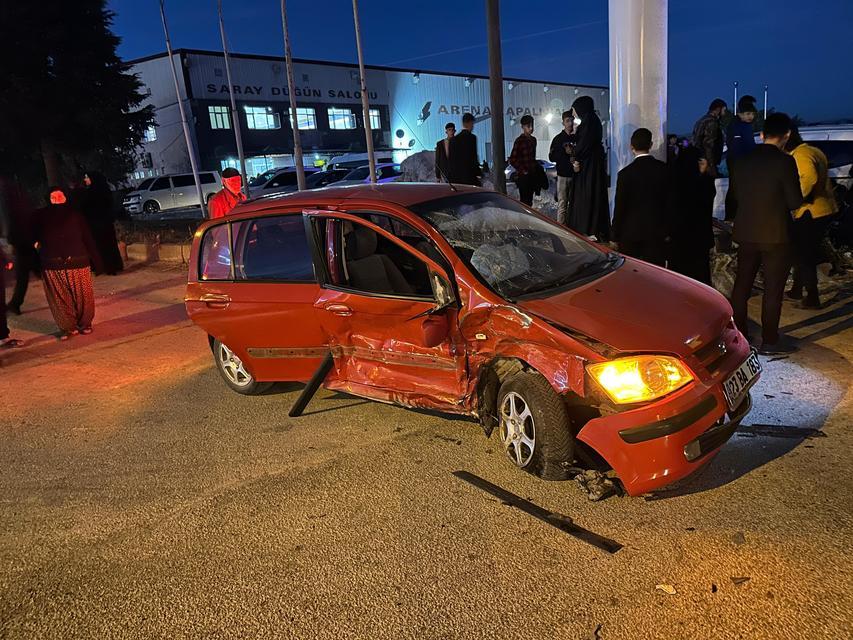 ELAZIĞ'DA İKİ OTOMOBİL ÇARPIŞTI: 5 YARALI