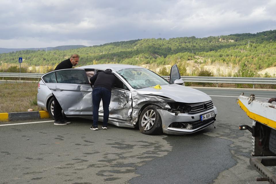 KASTAMONU'DA FECİ KAZA: 1 ÖLÜ, 3'Ü AĞIR 4 YARALI