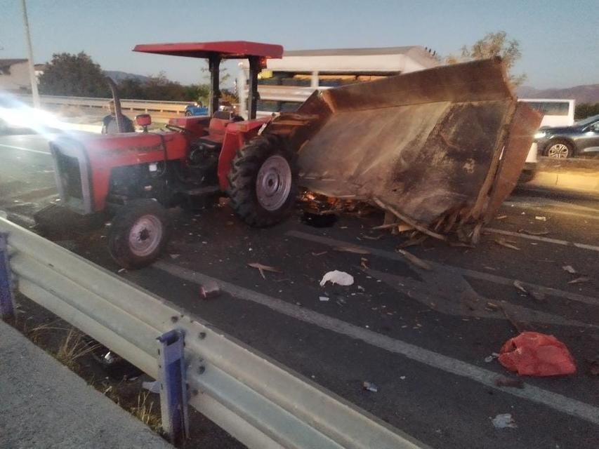 ELAZIĞ'DA BETON MİKSERİ İLE TRAKTÖR ÇARPIŞTI: 1 YARALI