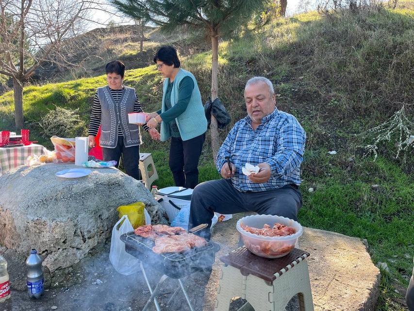 AYDIN'DA VATANDAŞLAR PİKNİK ALANLARINA AKIN ETTİ