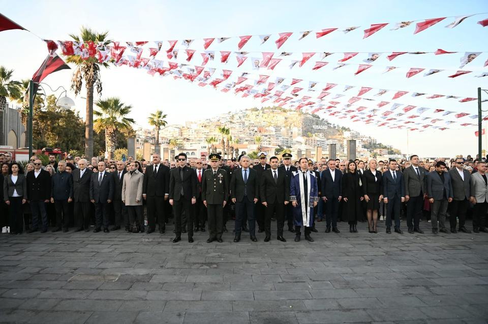 KUŞADASI ATA'SINI SAYGI VE ÖZLEMLE ANDI