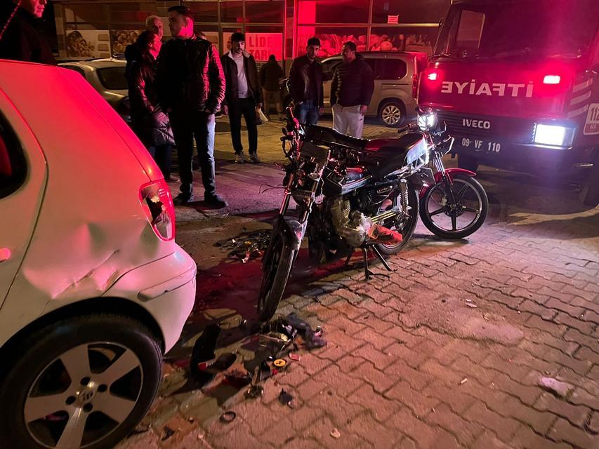 Aydın'da yarışan iki motosiklet, otomobil ile çarpıştı: 3 yaralı