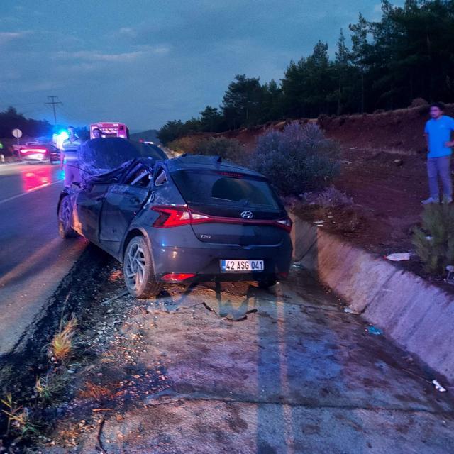 FETHİYE'DE ZİNCİRLEME TRAFİK KAZASI: 1 ÖLÜ, 11 YARALI