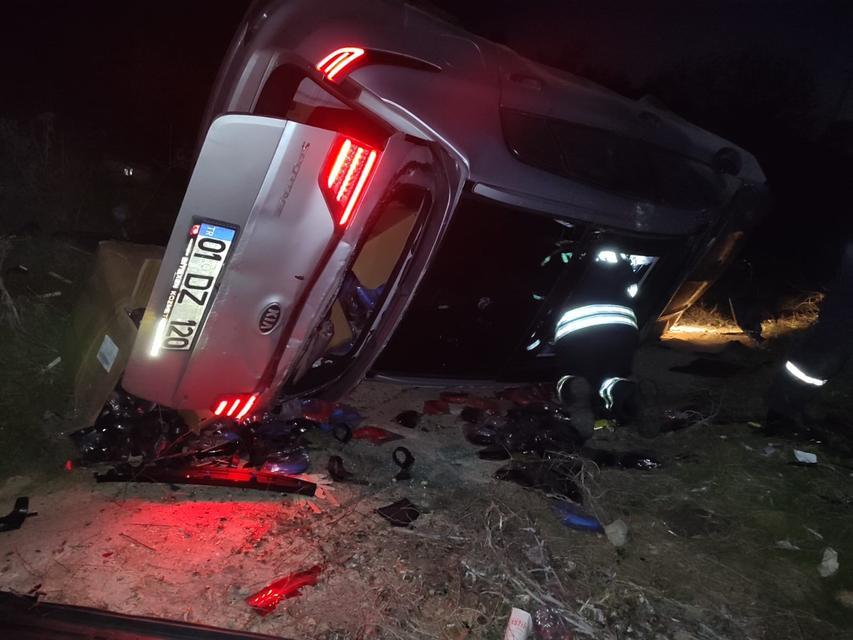 MANİSA'DA KARŞI ŞERİDE GEÇEN KAMYON OTOMOBİLLE ÇARPIŞTI: 1 ÖLÜ, 1 YARALI