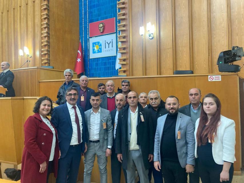 İYİ Parti Genel Başkanı Meral Akşener, Aydın'da Kuşadası, Karacasu ve Sultanhisar'da seçime katılacakları belediye başkan adaylarını ilan etti.