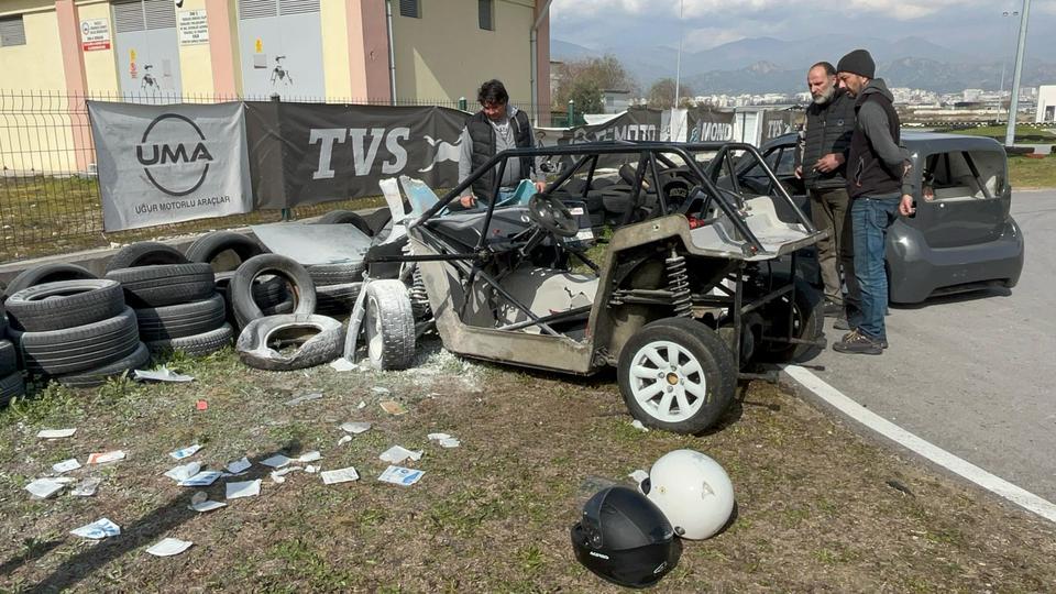 RALLİ TUTKUNU ÜNLÜ İŞ İNSANI KAZADA AĞIR YARALANDI