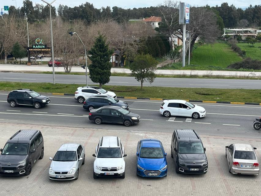 Trafik cezaları arasında en ağır olanlar, trafiği tehlikeye atan sürücülere verilir. Bu suçların başında, sürücülerin bilerek hem kendi araçlarını hem de diğer sürücüleri riske atarak araç kullanması gelir.