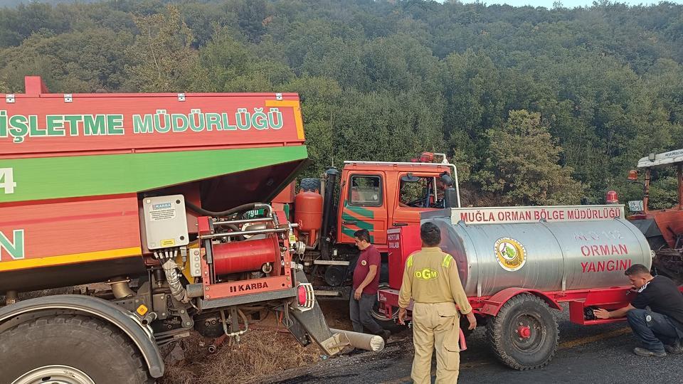 BOZDOĞAN YANGINININ ÖNÜ KESİLDİ BÖLGEDE SOĞUTMA VE SÖNDÜRME ÇALIŞMALARI DEVAM EDİYOR