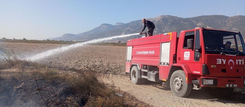 AZMAKLAR KURUDU, SAZLIKLAR YANDI SÖKE OVASI'NDA İKLİM DEĞİŞİKLİĞİNİN ETKİLERİ GÖZLE GÖRÜLÜR HALE GELDİ