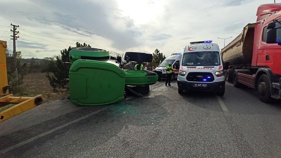 Traktörün altında kalan genç sürücü hayatını kaybetti