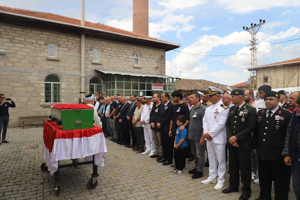 Kalp krizinden ölen uzman çavuş toprağa verildi